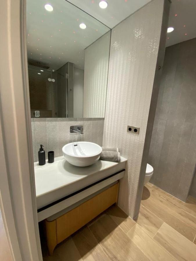 Luxurious Flat With Magical Sea View Lägenhet Marbella Exteriör bild